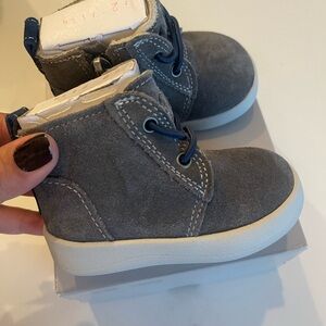 Ugh baby boots neumel size 2